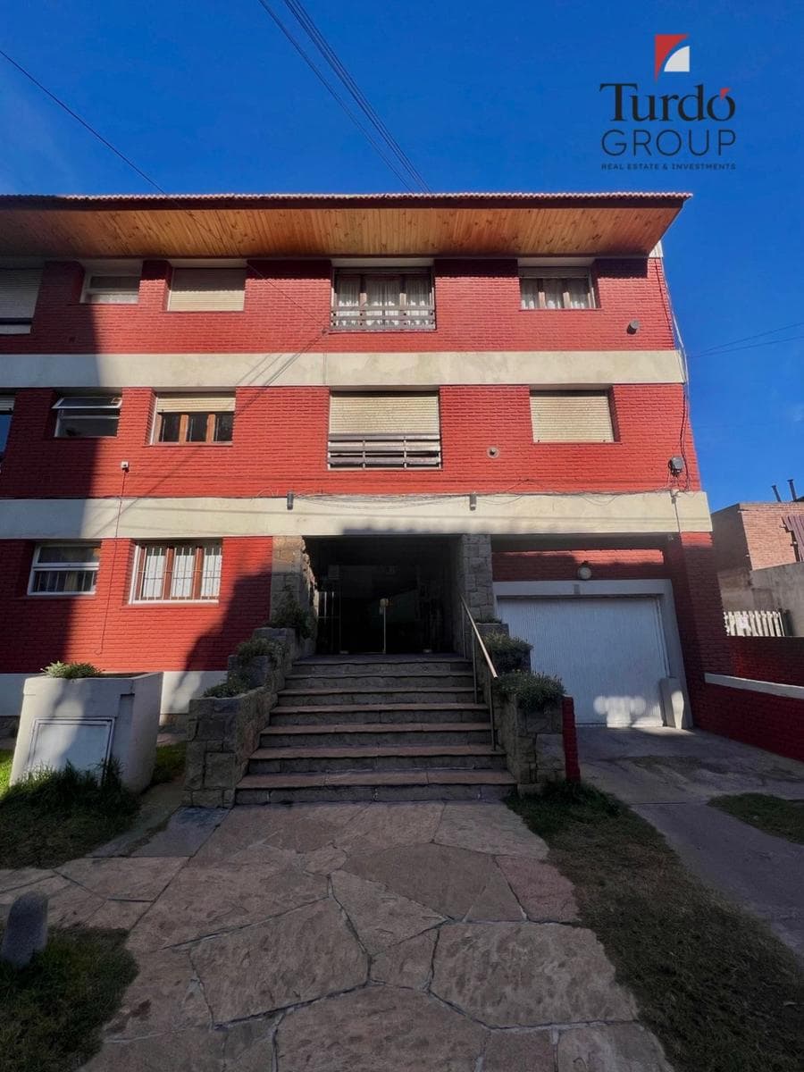 VENTA Departamento 2 Ambientes con cochera, a pasos del mar. Mar Del Plata.