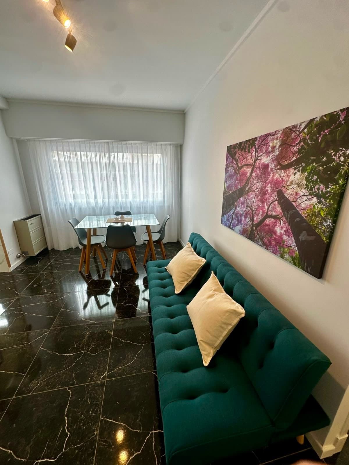 Departamento en VENTA, 3 ambientes c/dependencia, Zona Centro